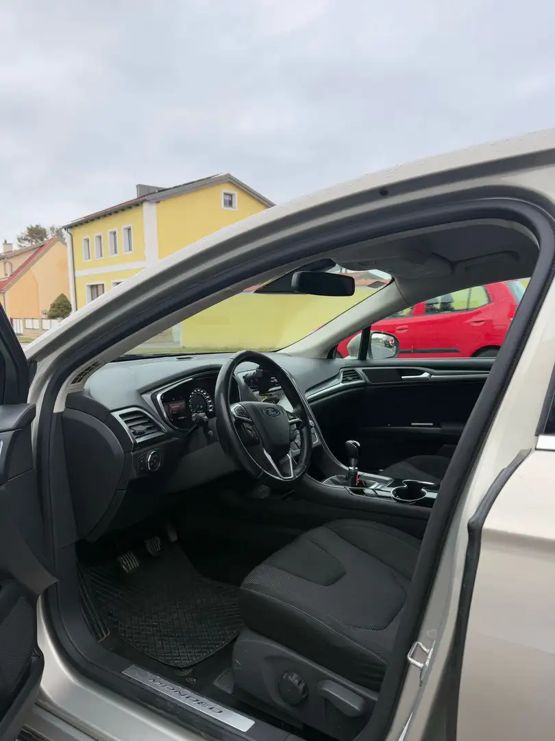 Ford Mondeo Traveller Titanium 2,0 TDCi Grau - 2