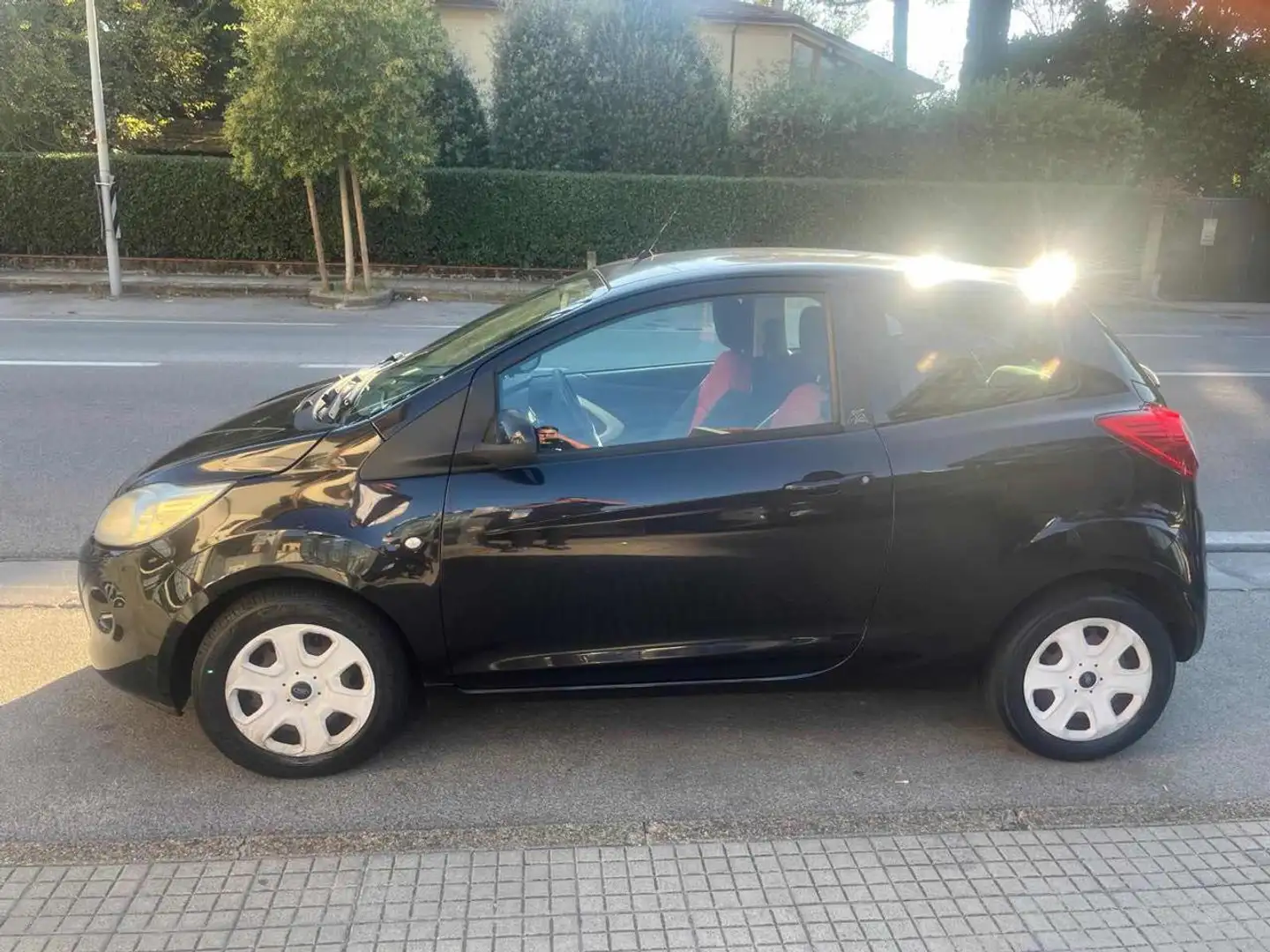 Ford Ka/Ka+ 1.2 8V 69CV Schwarz - 2