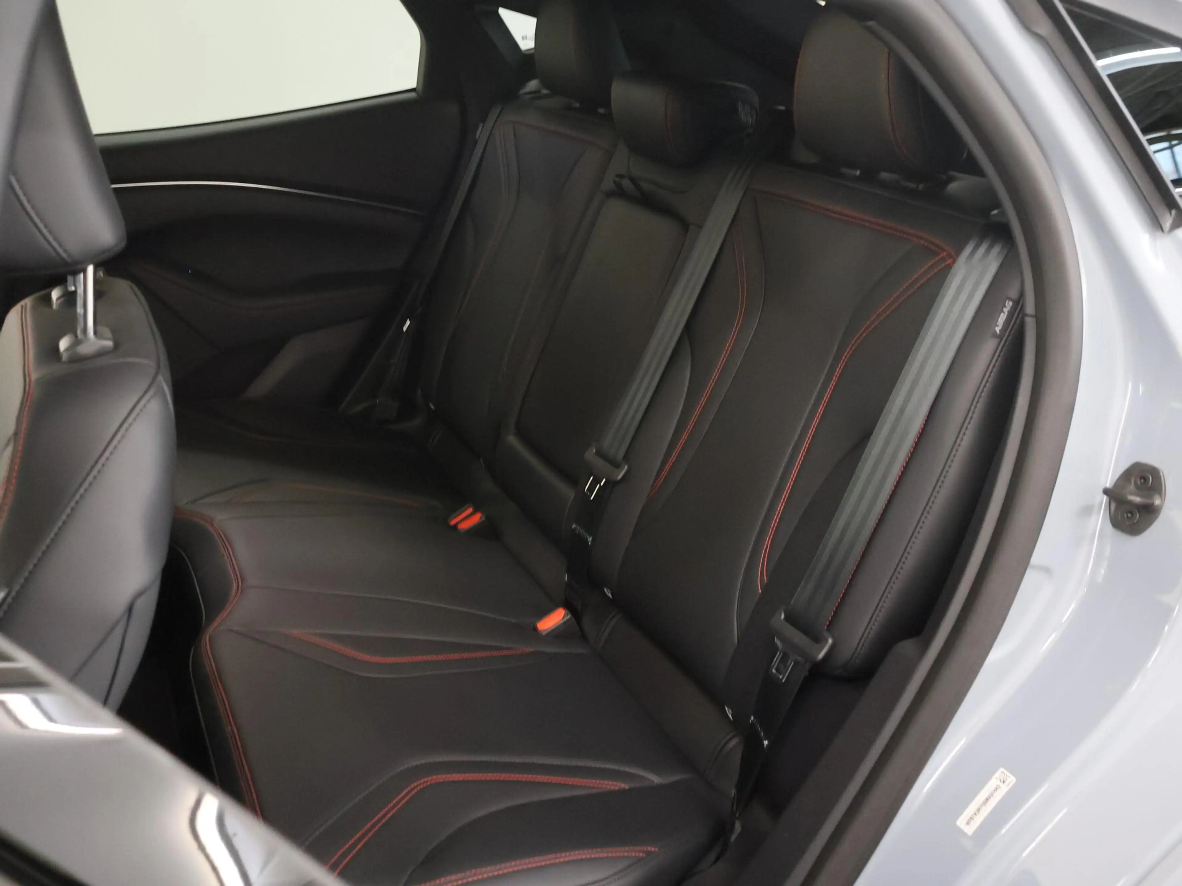 Ford Mustang Mach-E Extended Premium RWD 88 kWh | Panoramadak | Winter — photo 11