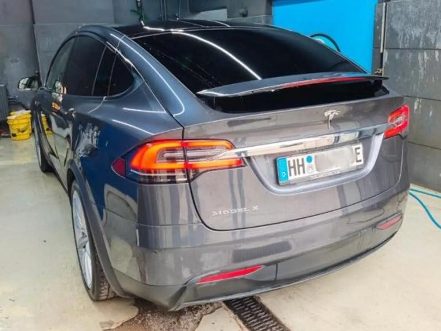 Tesla Model X P90DL 568 KW/ i.A.,1.Hd.,Allradantrieb,Ludicrous Grau - 2