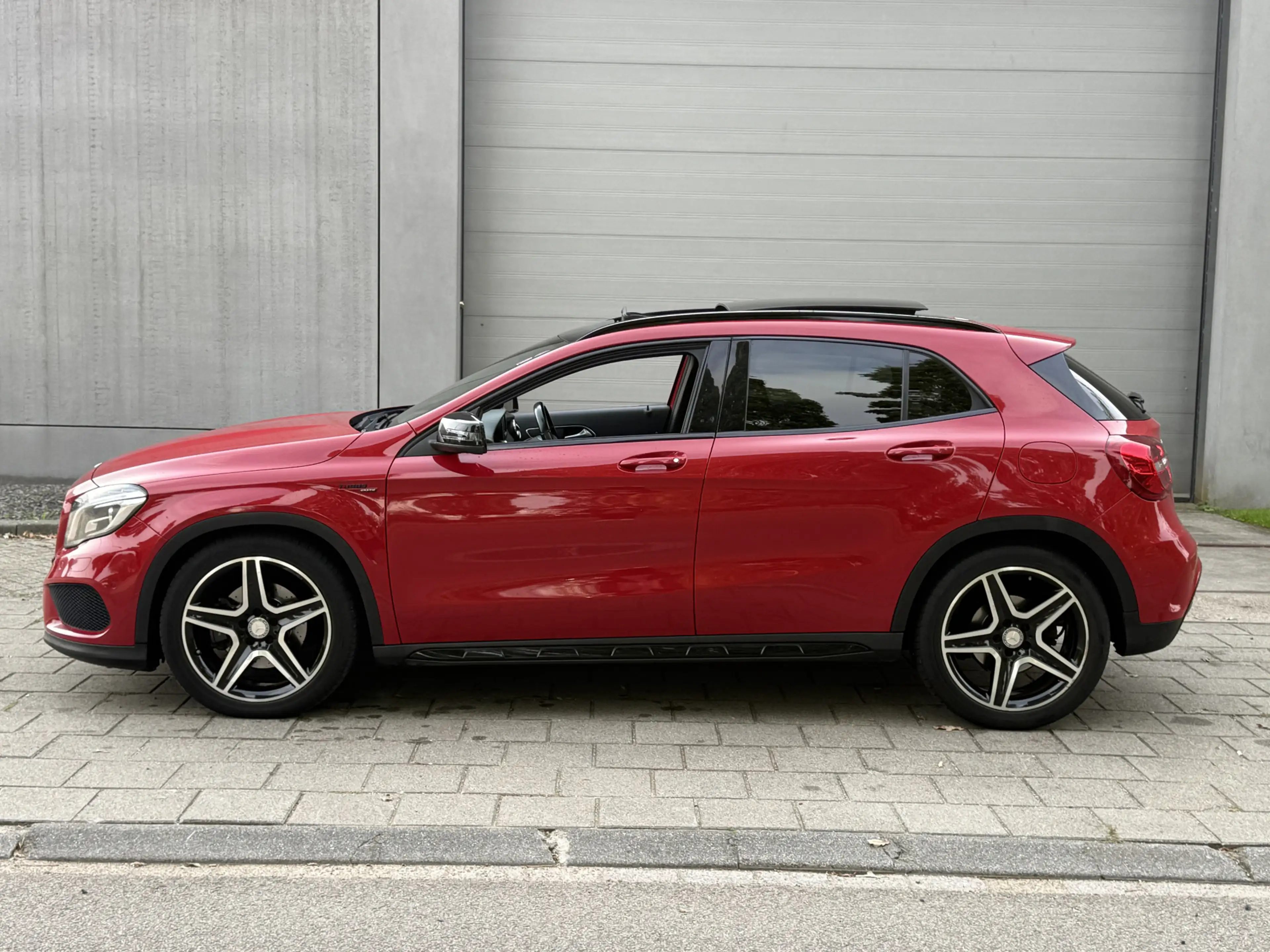 Mercedes-Benz GLA 250 4Matic Edition 1 (PANORAMADAK, TREKHAAK, NAVIGATIE — photo 2