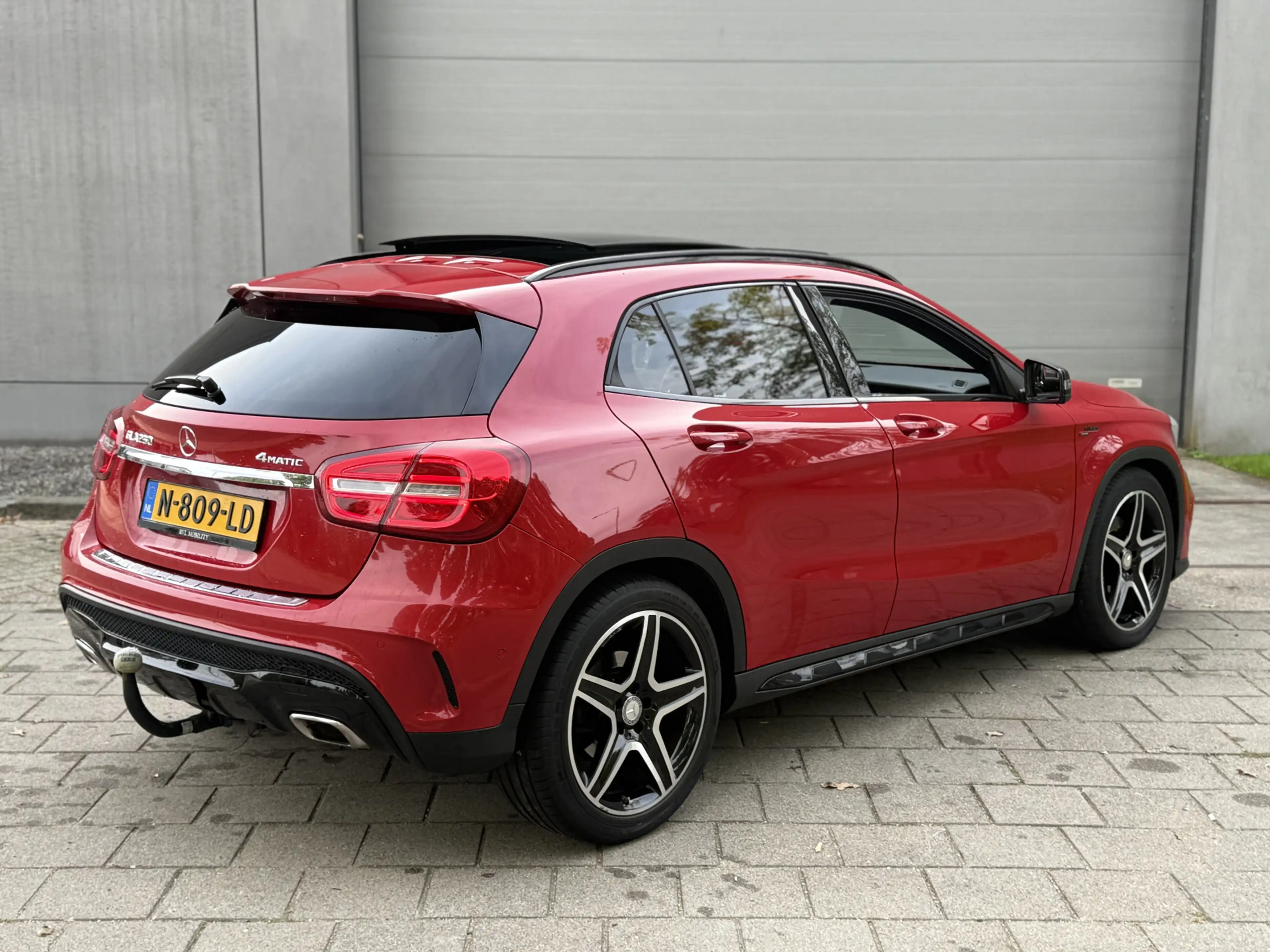 Mercedes-Benz GLA 250 4Matic Edition 1 (PANORAMADAK, TREKHAAK, NAVIGATIE — photo 9