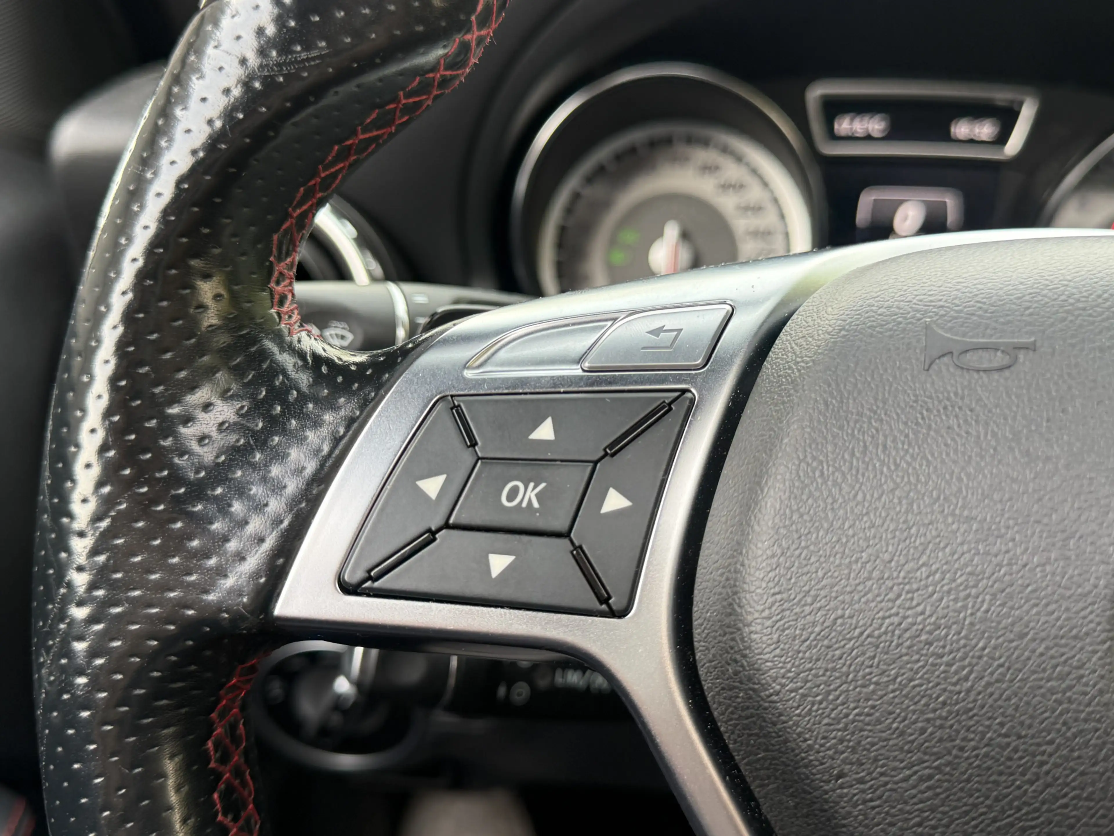 Mercedes-Benz GLA 250 4Matic Edition 1 (PANORAMADAK, TREKHAAK, NAVIGATIE — photo 10