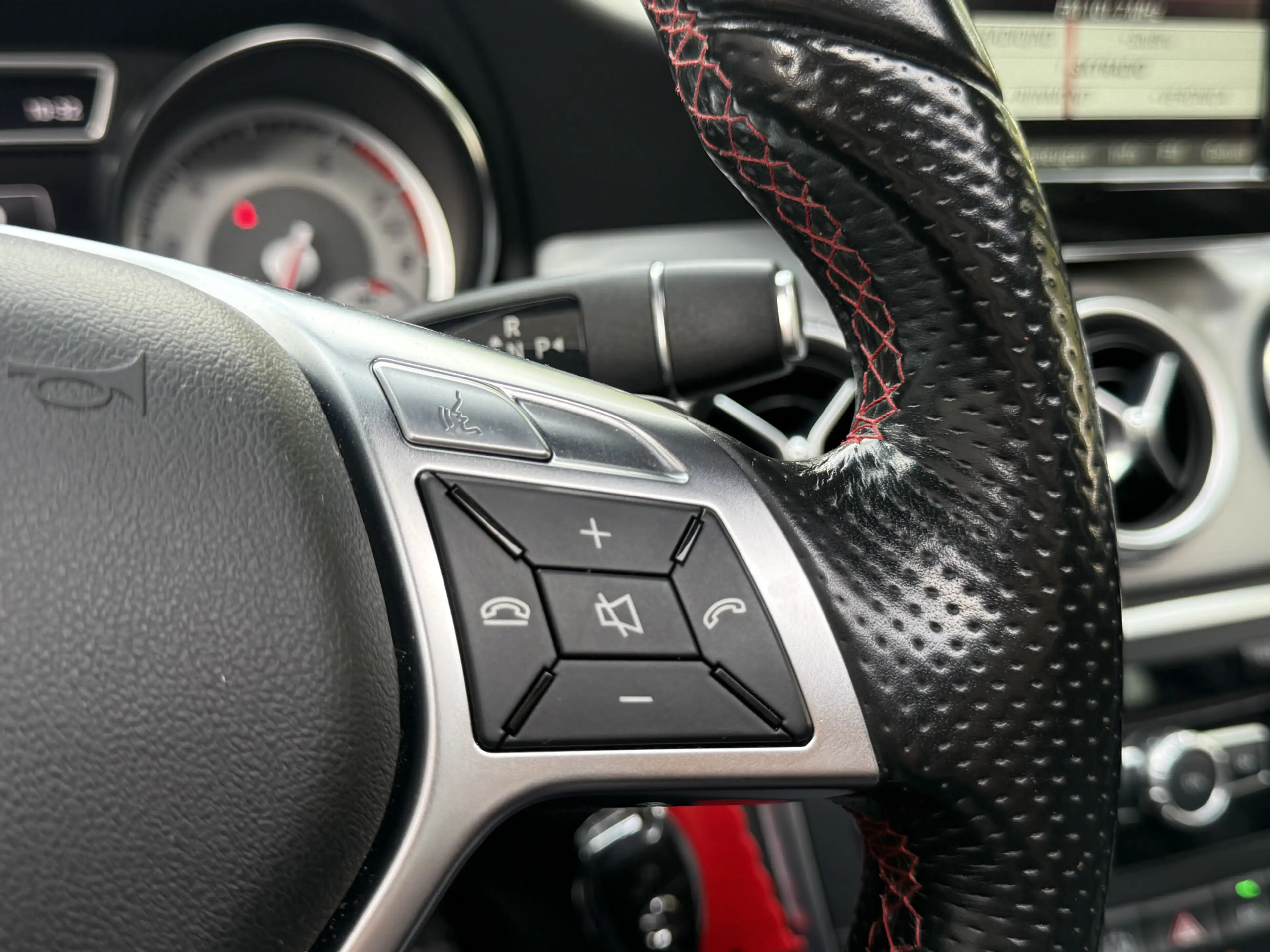 Mercedes-Benz GLA 250 4Matic Edition 1 (PANORAMADAK, TREKHAAK, NAVIGATIE — photo 11