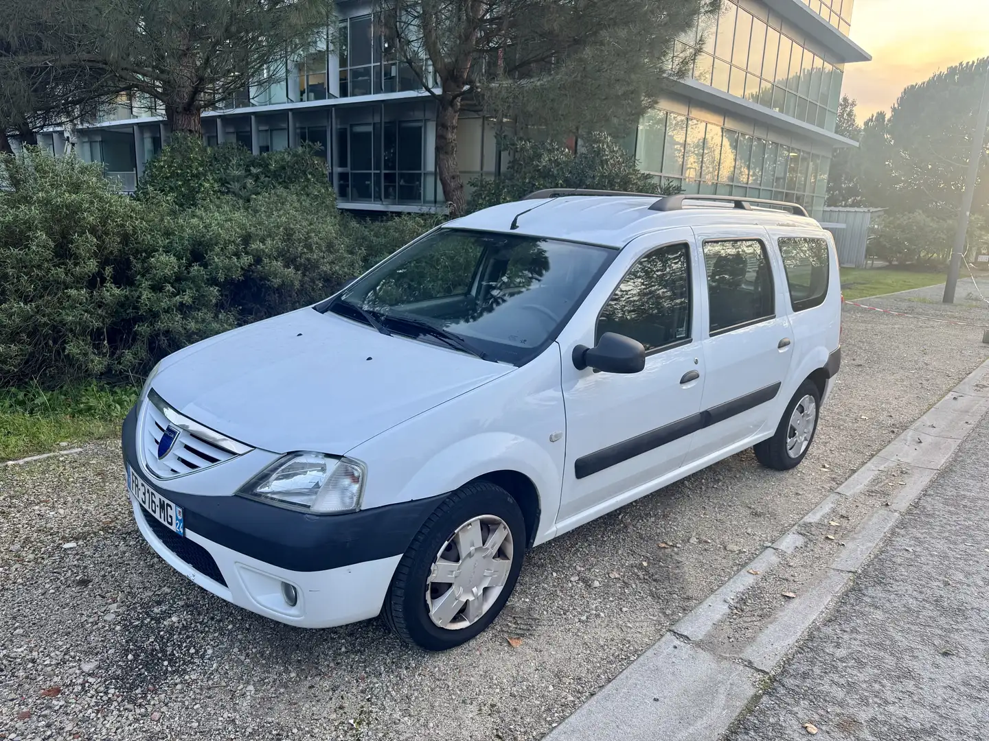 Dacia Logan MCV 1.5 dCi 70 7 places Ambiance - 1