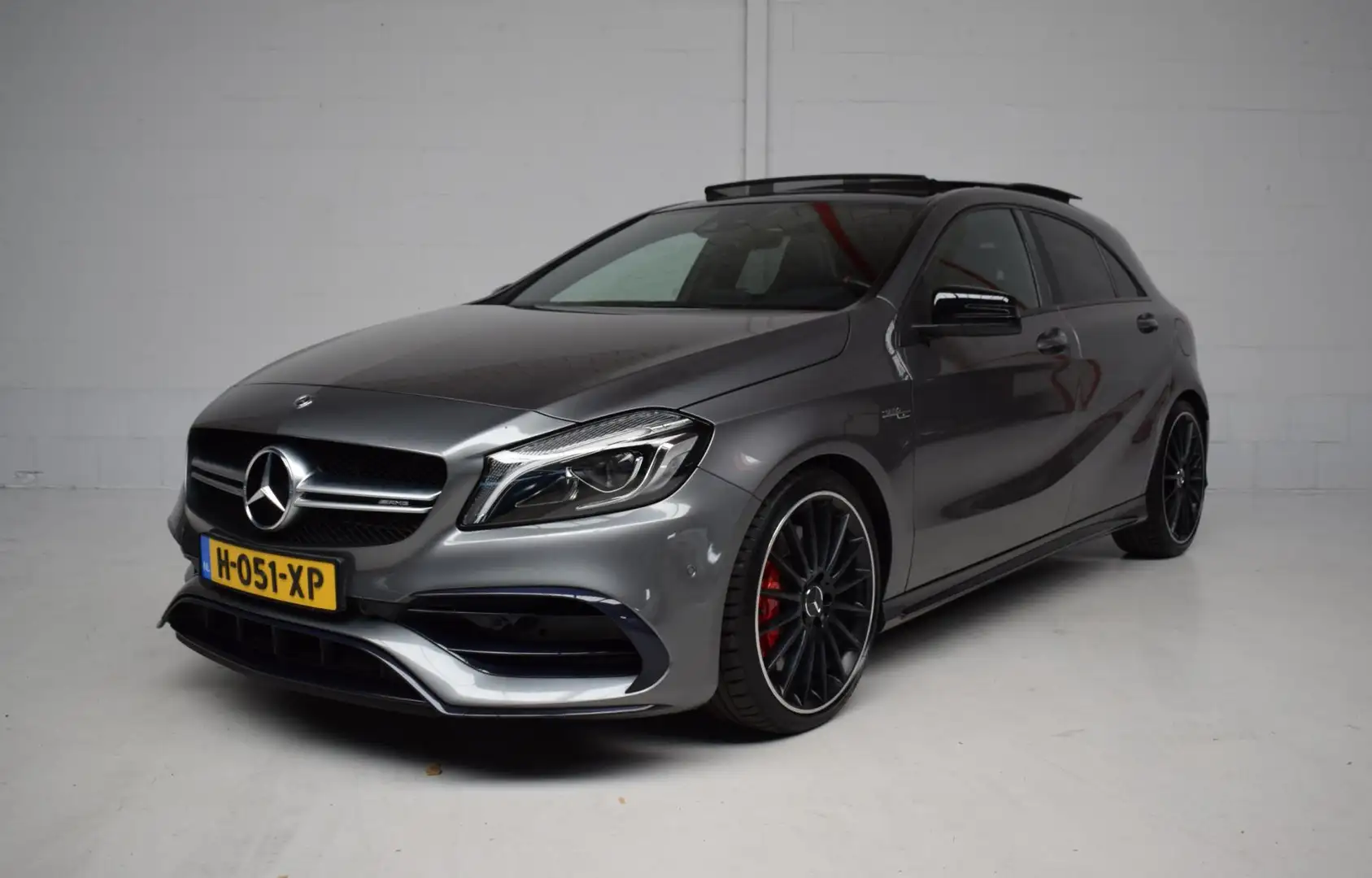 Mercedes-Benz A 45 AMG 381PK AUT 4MATIC PANORAMADAK / SCHAALSTOELEN / LEE Gris - 1