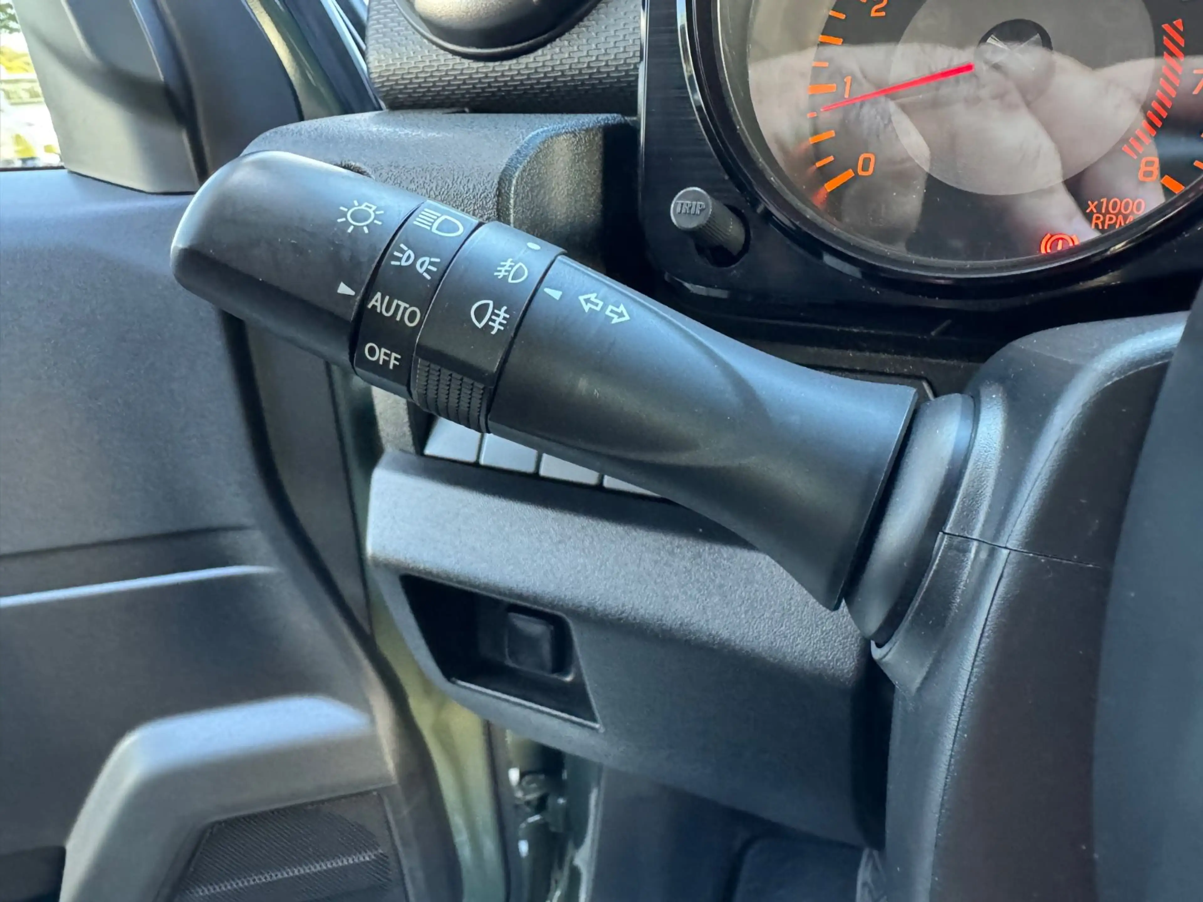 Suzuki Jimny Comfort+ AllGrip 4-SITZER 1.HAND NAVI AHK — photo 10