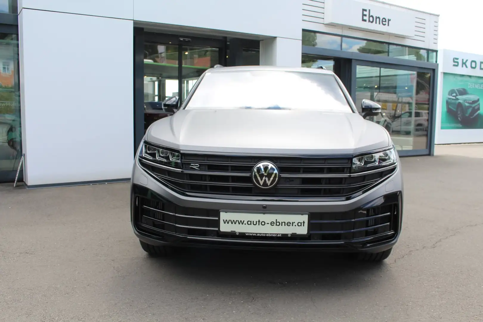 Volkswagen Touareg R eHybrid TSI 4MOTION Grau - 2