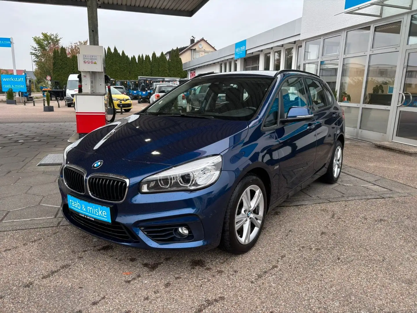 BMW 218 d Active Tourer Sport Line *LED/PDC/SHZ* Blau - 2