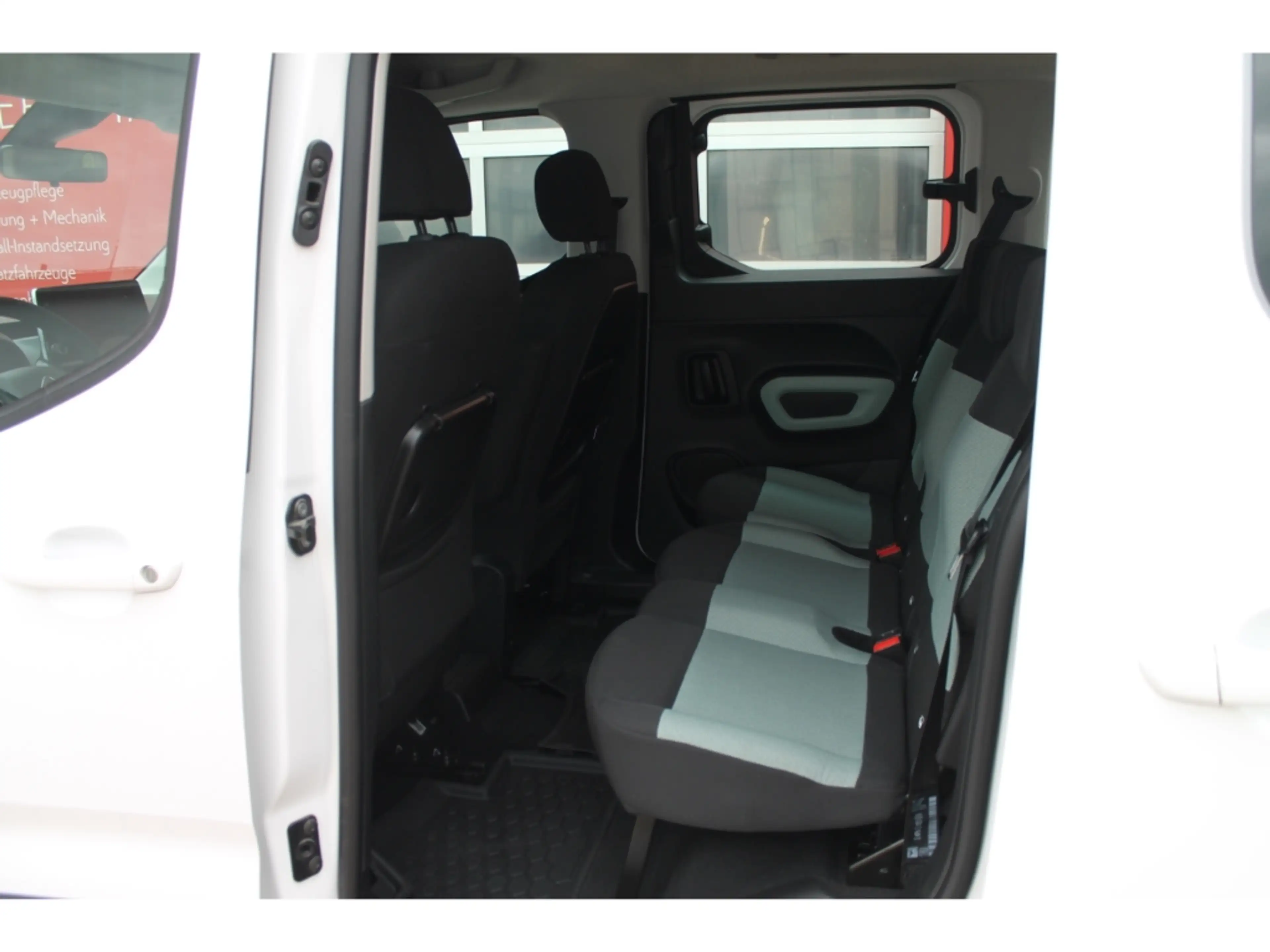 Citroen Berlingo Feel M AHK Navi Kamera PDC vo+hi Shz — photo 8
