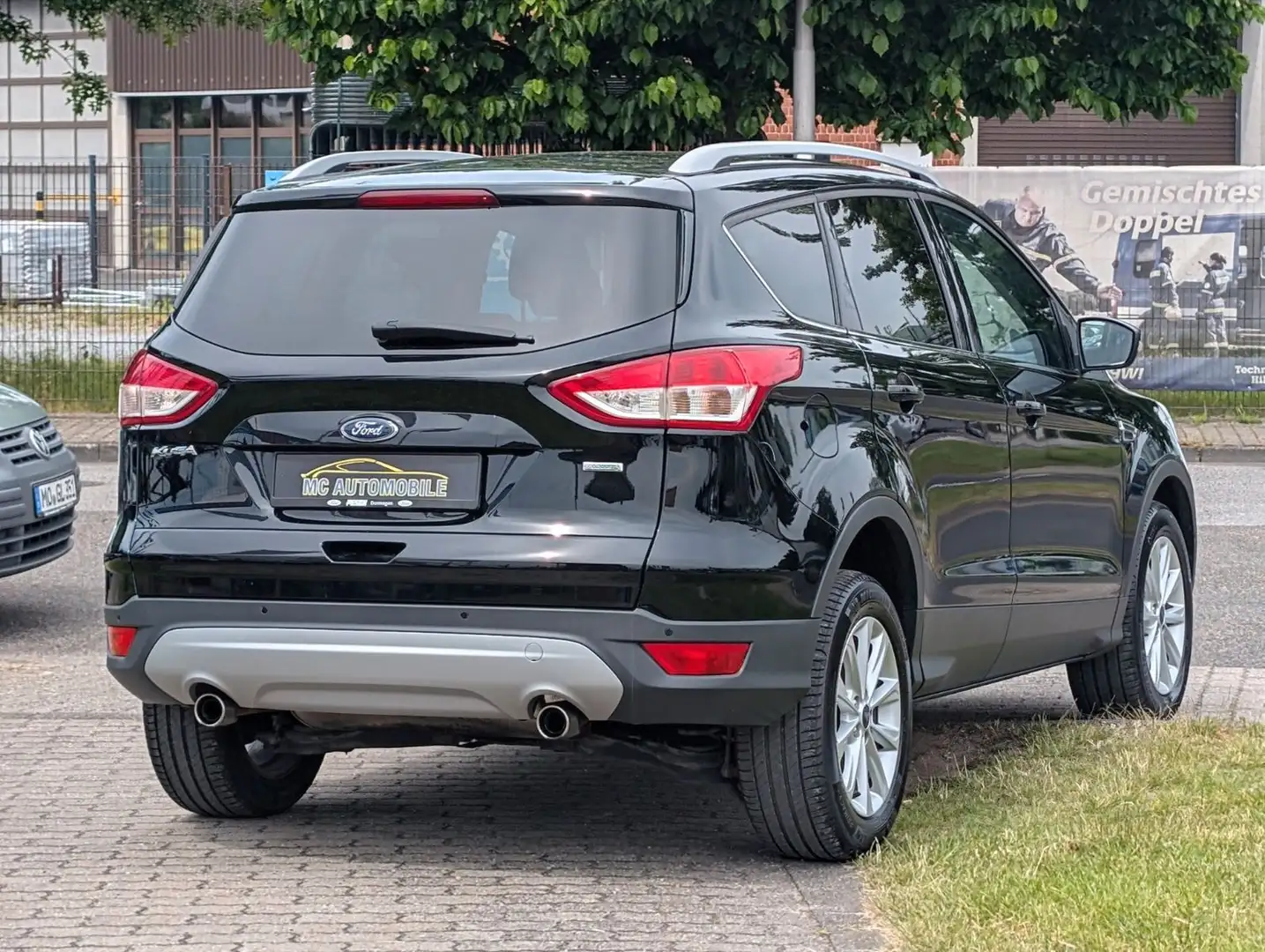 Ford Kuga Titanium*TEILLEDER*PDC V-H*TEMPOMAT !! Negru - 2