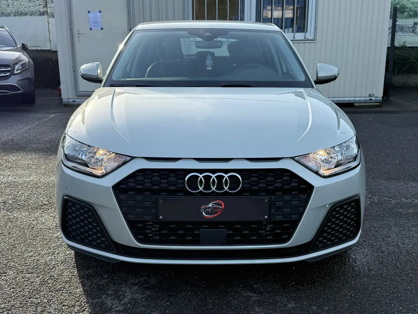 Audi A1 Sportback 25 TFSI / PDC / CARPLAY / LIKE NEW - 2