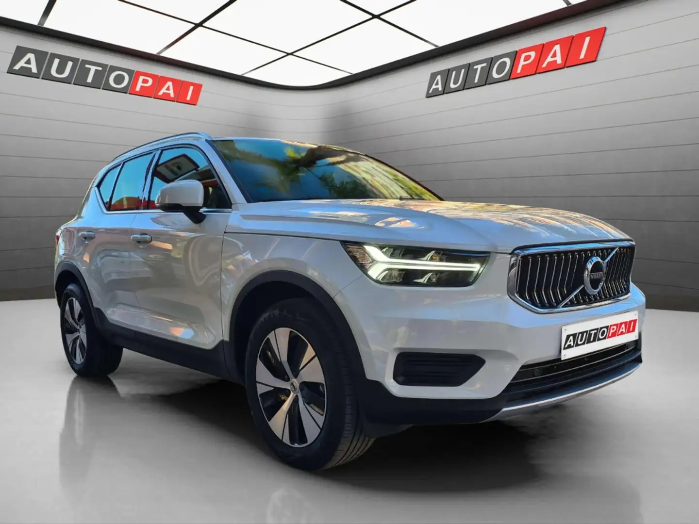 Volvo XC40 T4 Recharge Plus Bright Aut. Bianco - 2