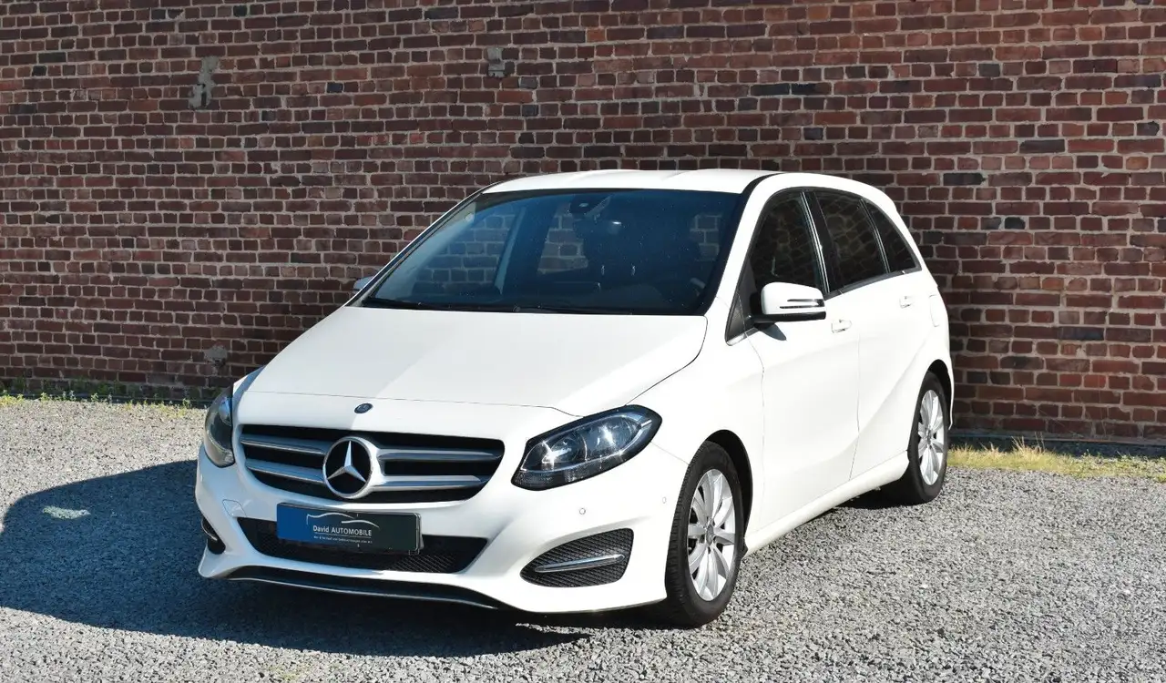 Mercedes-Benz B 180