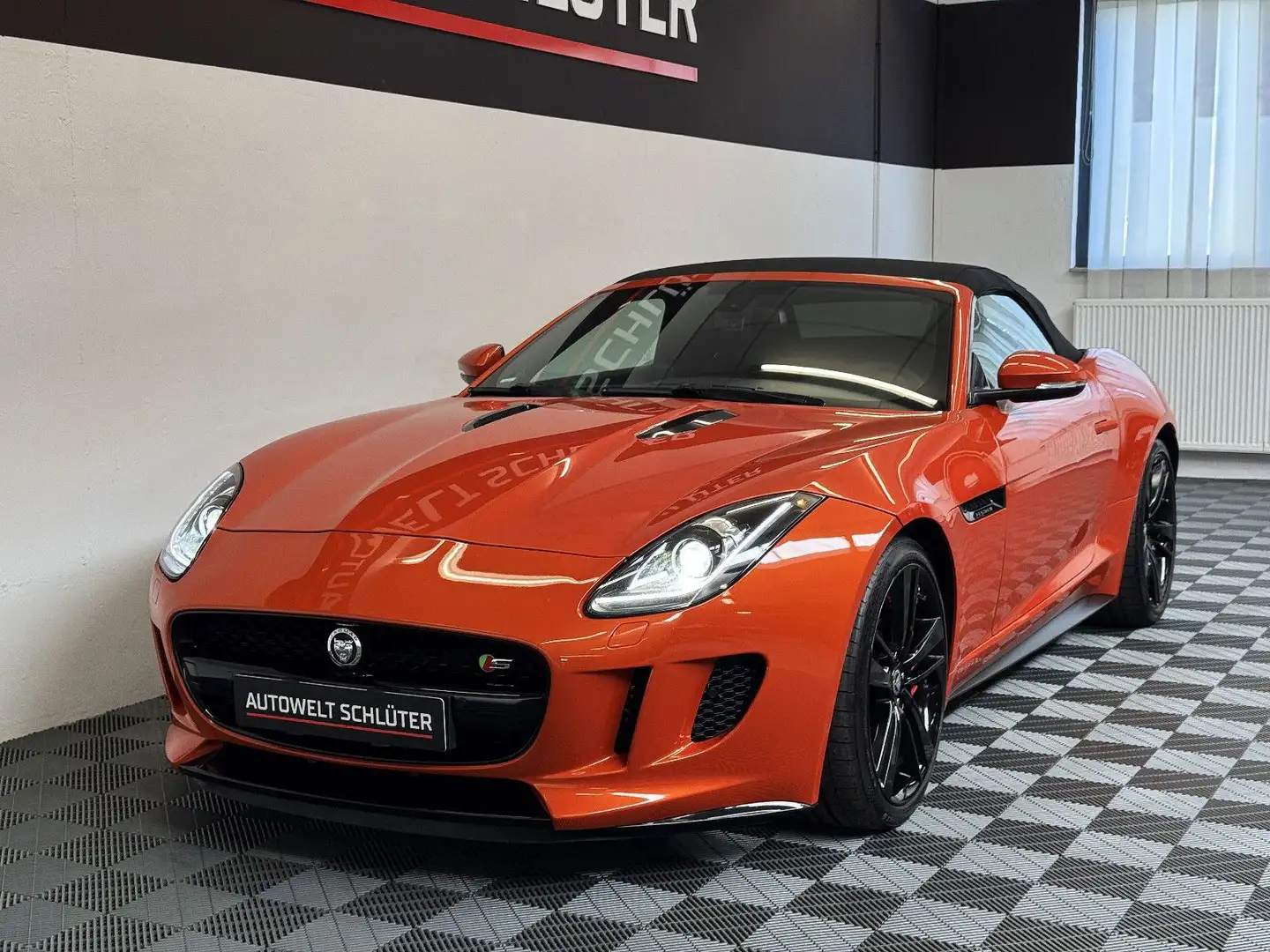 Jaguar F-Type 5.0 L V8 S Kompressor *Navi*Leder*LHZG* Оранжевий - 1