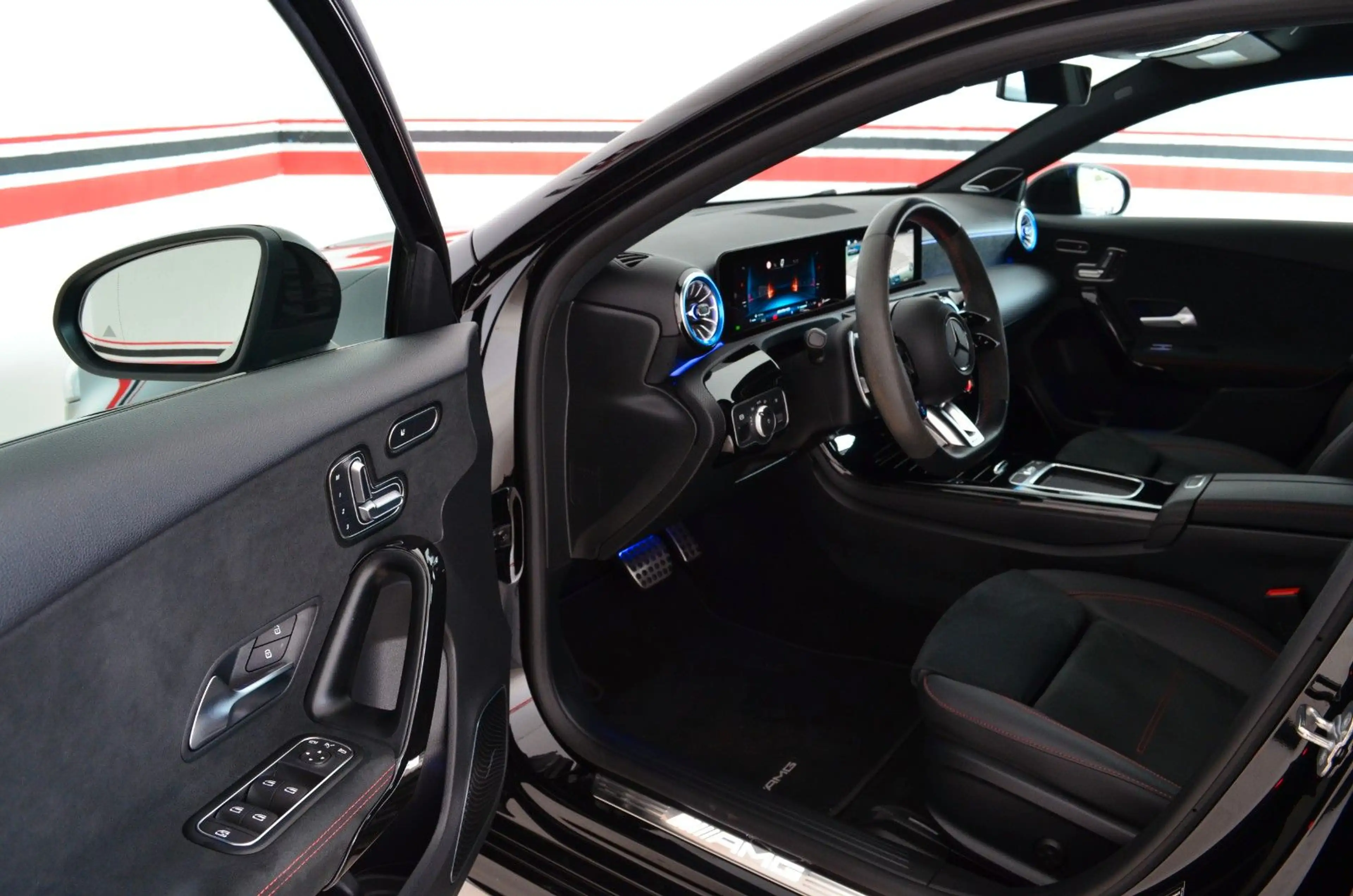 Mercedes-Benz A 45 AMG A 45 S AMG 4Matic Black Edition | Burmester |LED — photo 4
