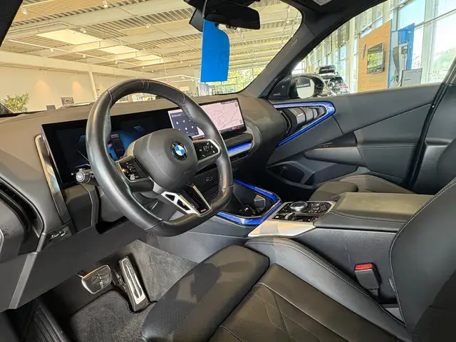 BMW X3 view 12