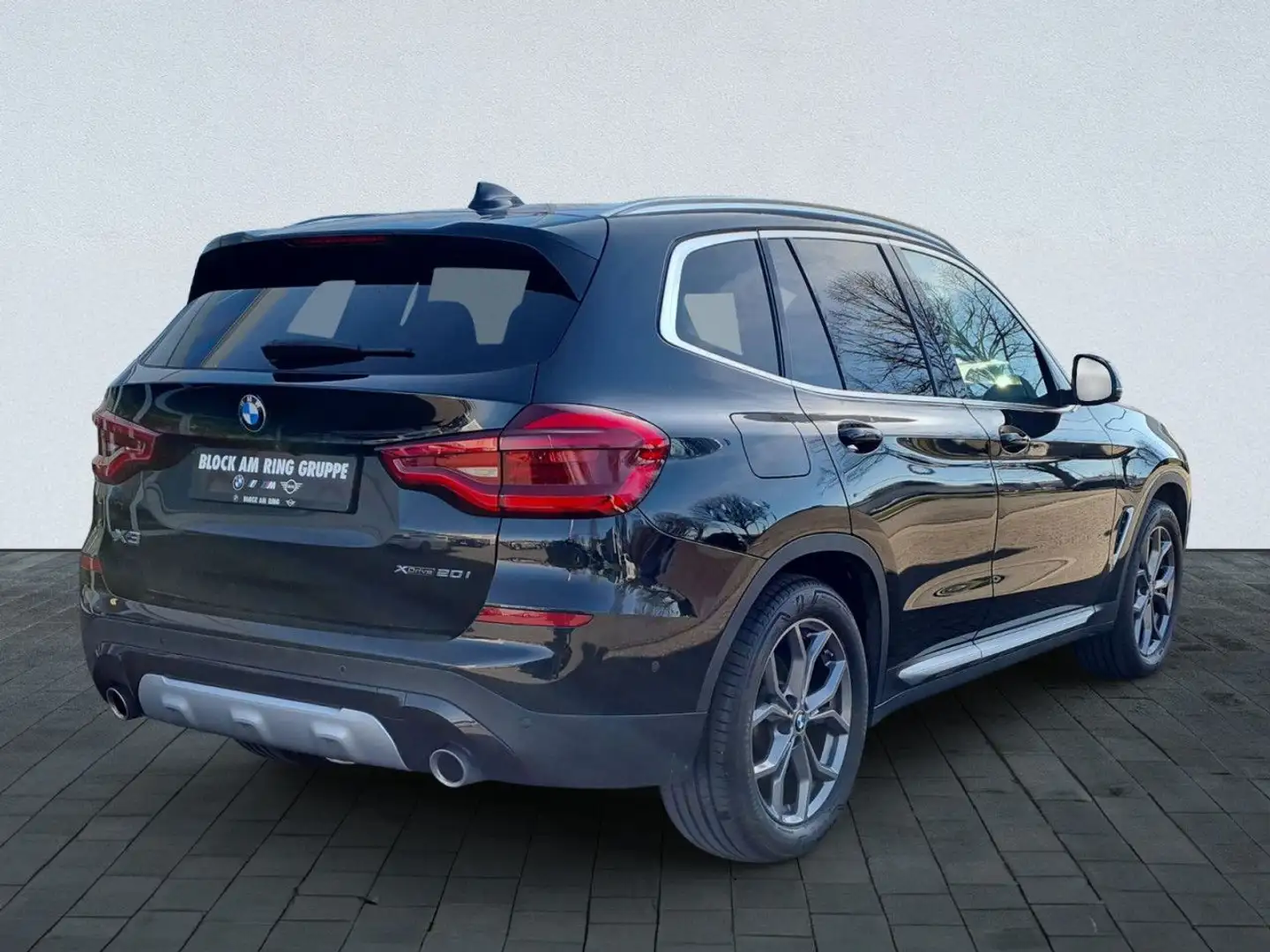 BMW X3 xDr20iA xLine LivePro LED AHK Pano HUD Kamera Чорний - 2