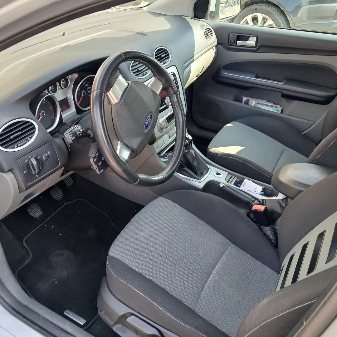 Ford Focus Focus+II+SW+Style+Wagon+1.6+tdci+Titanium+dpf Grigio - 1
