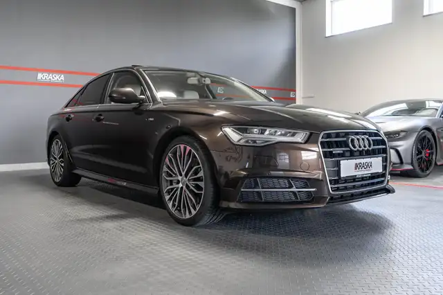 Audi A6 view 6
