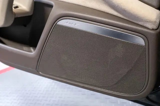 Audi A6 view 14