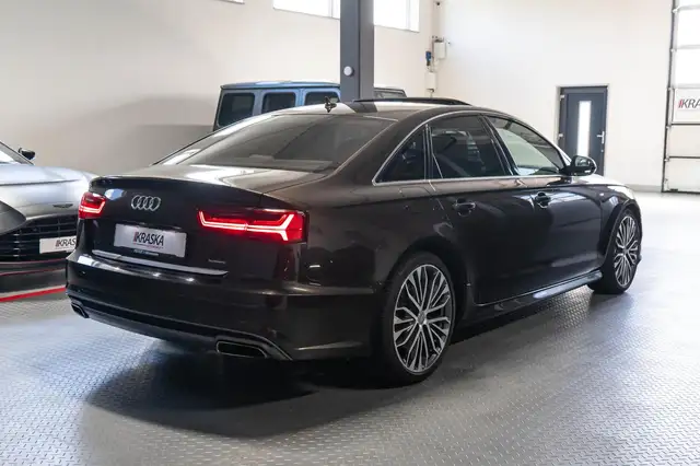 Audi A6 view 8