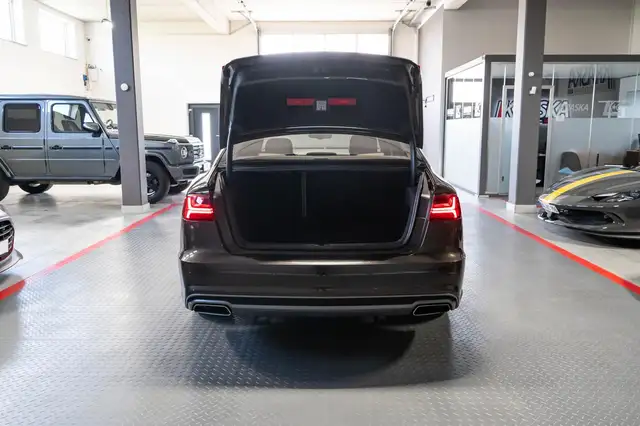 Audi A6 view 10
