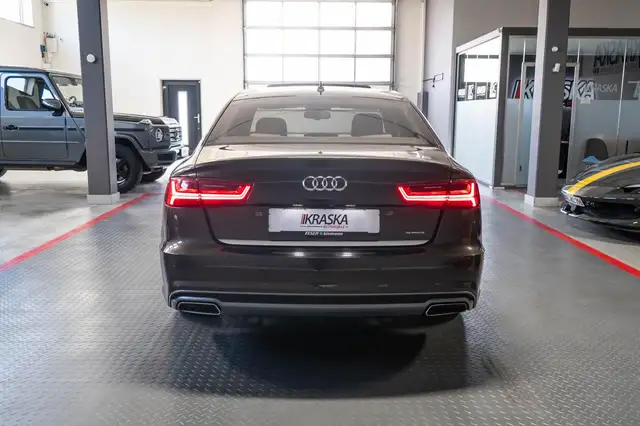 Audi A6 view 9
