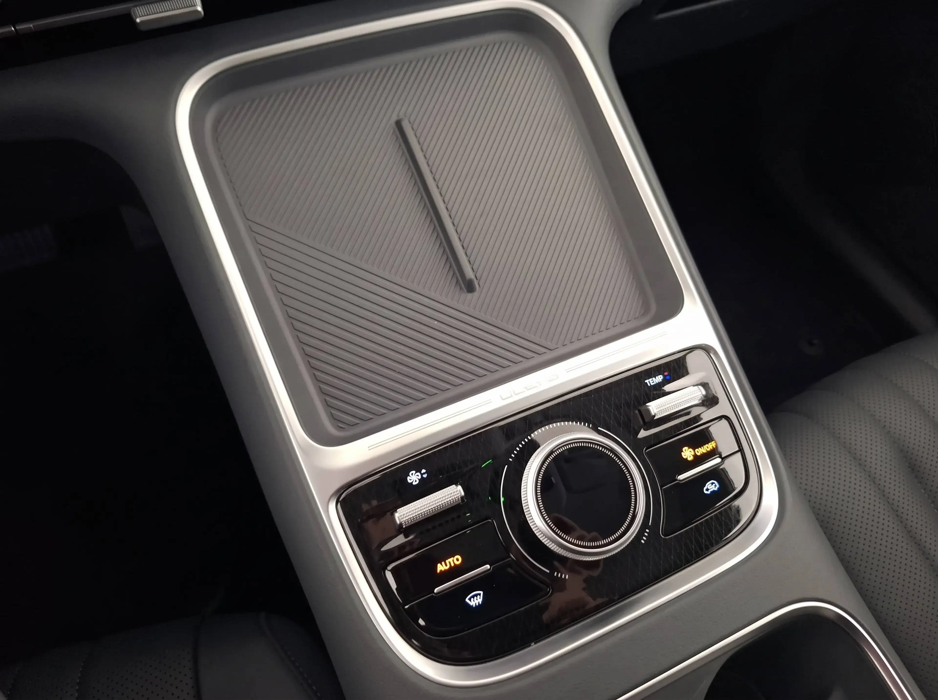 Geely Starray EM-i NEUF - Finition Pro / Black Polar / Volcanic Grey / Bleu Glacier - Intérieur Noir — photo 9