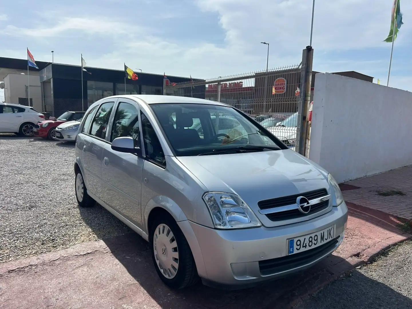 Opel Meriva 1.7CDTi Essentia Plateado - 1