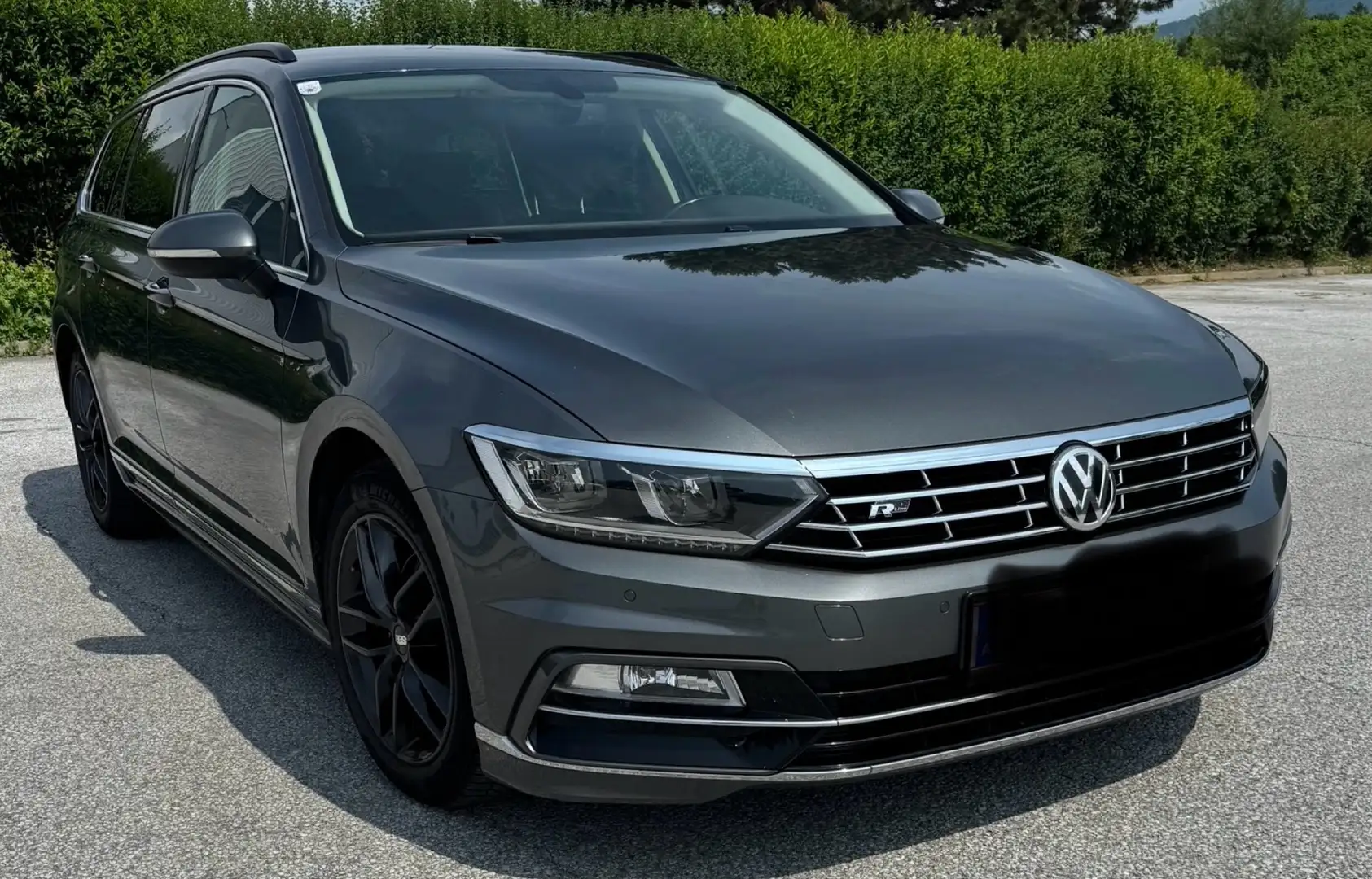Volkswagen Passat Variant R Line Digitales Display Gr . Navi Unfallfrei - 1