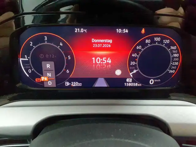 Volkswagen Golf view 11
