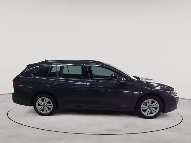 Volkswagen Golf view 3