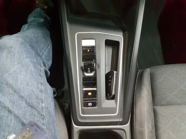 Volkswagen Golf view 10