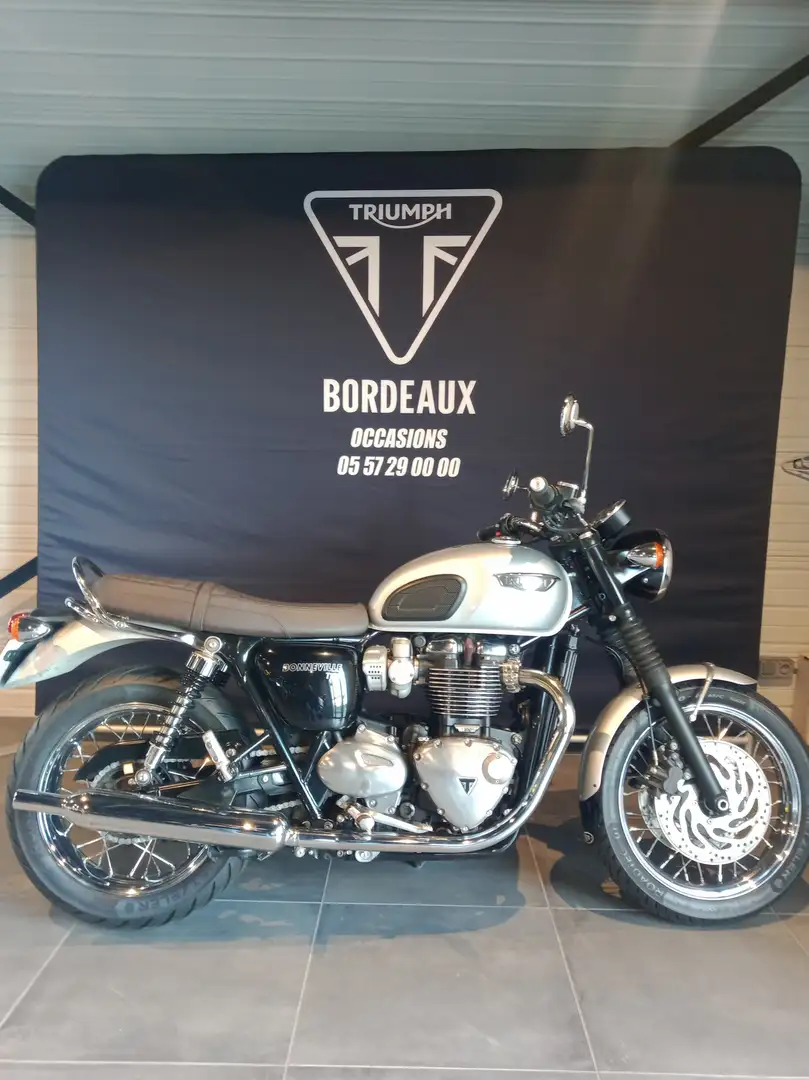 Triumph Bonneville T120 Silver - 1