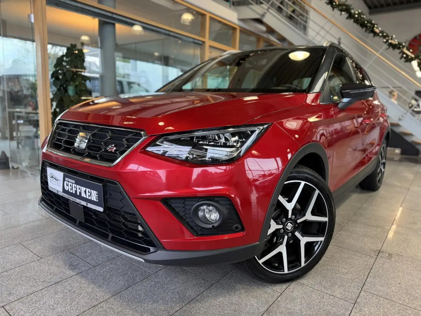 SEAT Arona 1.0 TSI FR, ACC, Beats, Kamera, LED! Navi crvena - 1