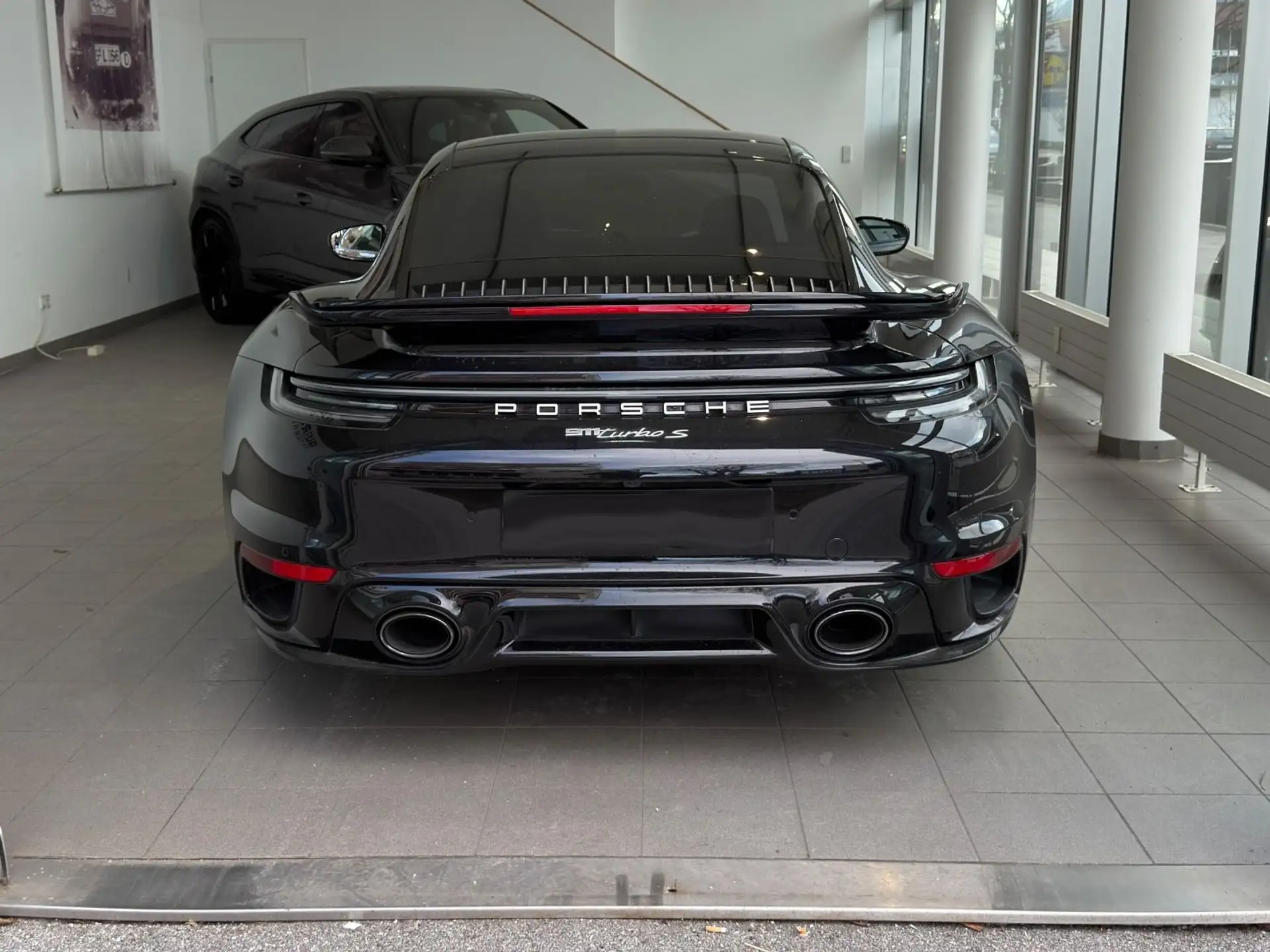 포르쉐 911 Turbo S Coupe 2021 검정 사진 5