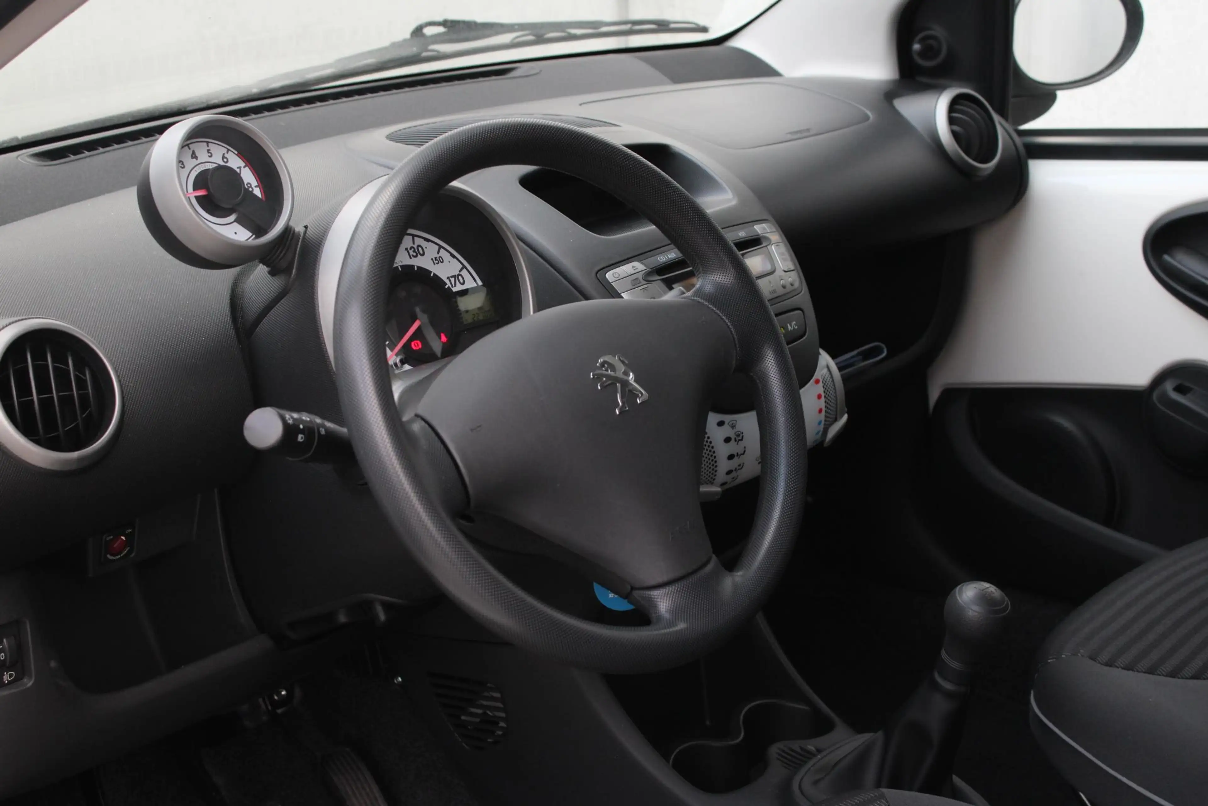 Peugeot 107 1.0 Active AIRCO / 5-DRS / NIEUWE APK / 1E EIGENAA — photo 7