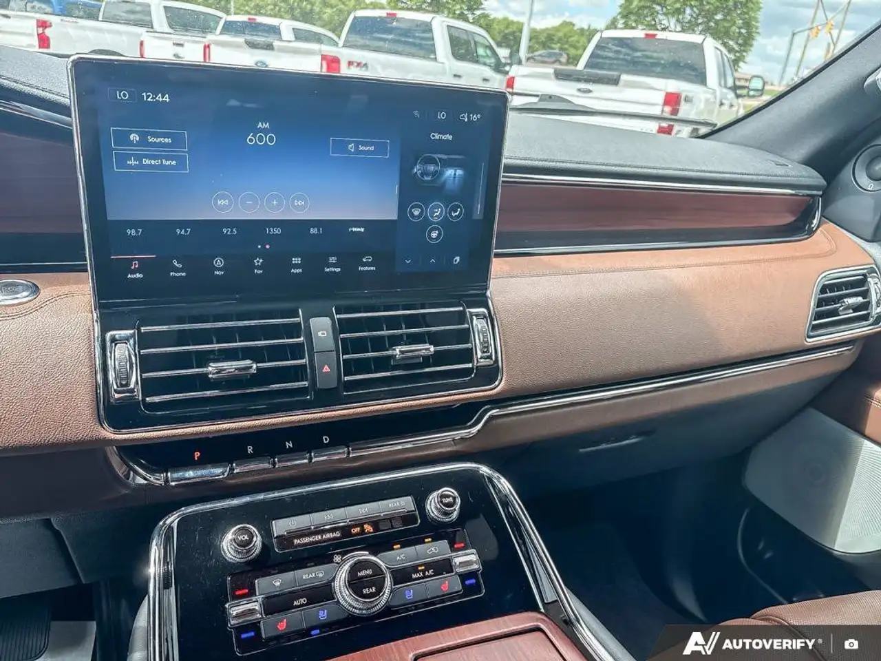 Lincoln Navigator снимка Lincoln Navigator