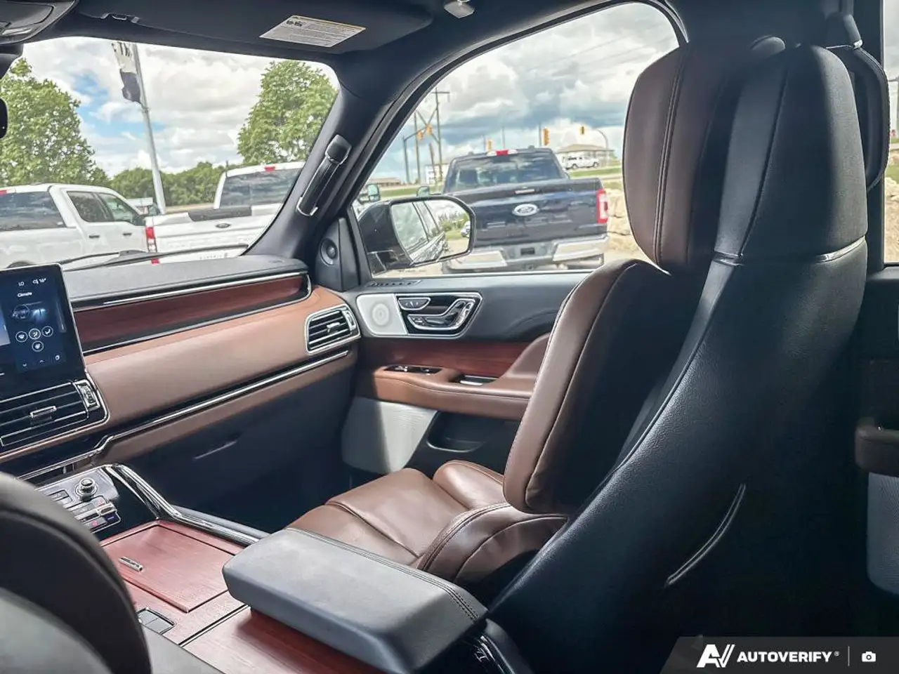 Lincoln Navigator снимка Lincoln Navigator