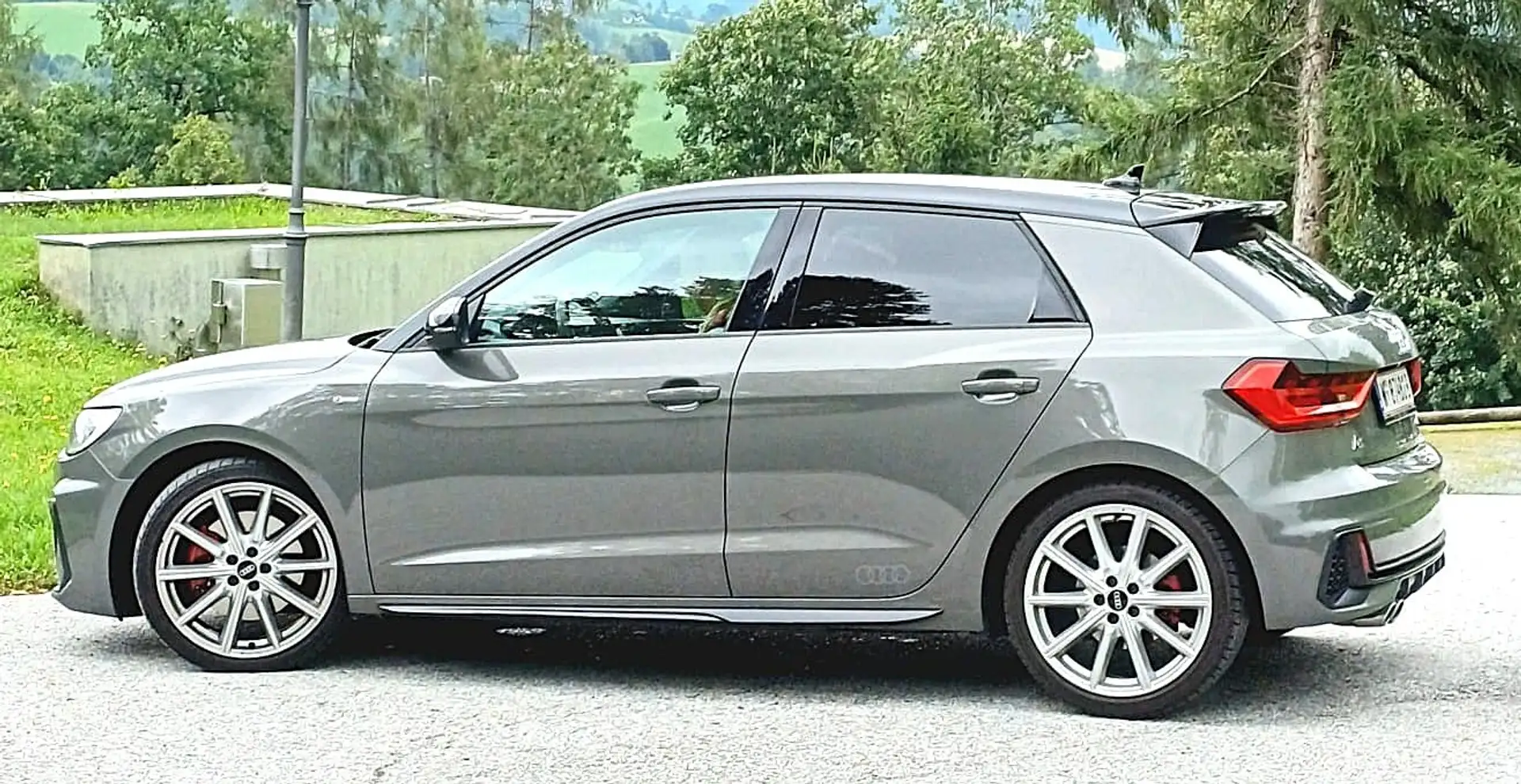 Audi A1 A1 SB 40 TFSI S-line S-tronic S-line Grau - 1