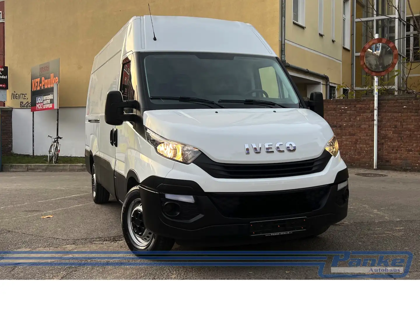 Iveco Daily HKa Radstand 3520 L*AHK*Klima*Radio/CD* Weiß - 1
