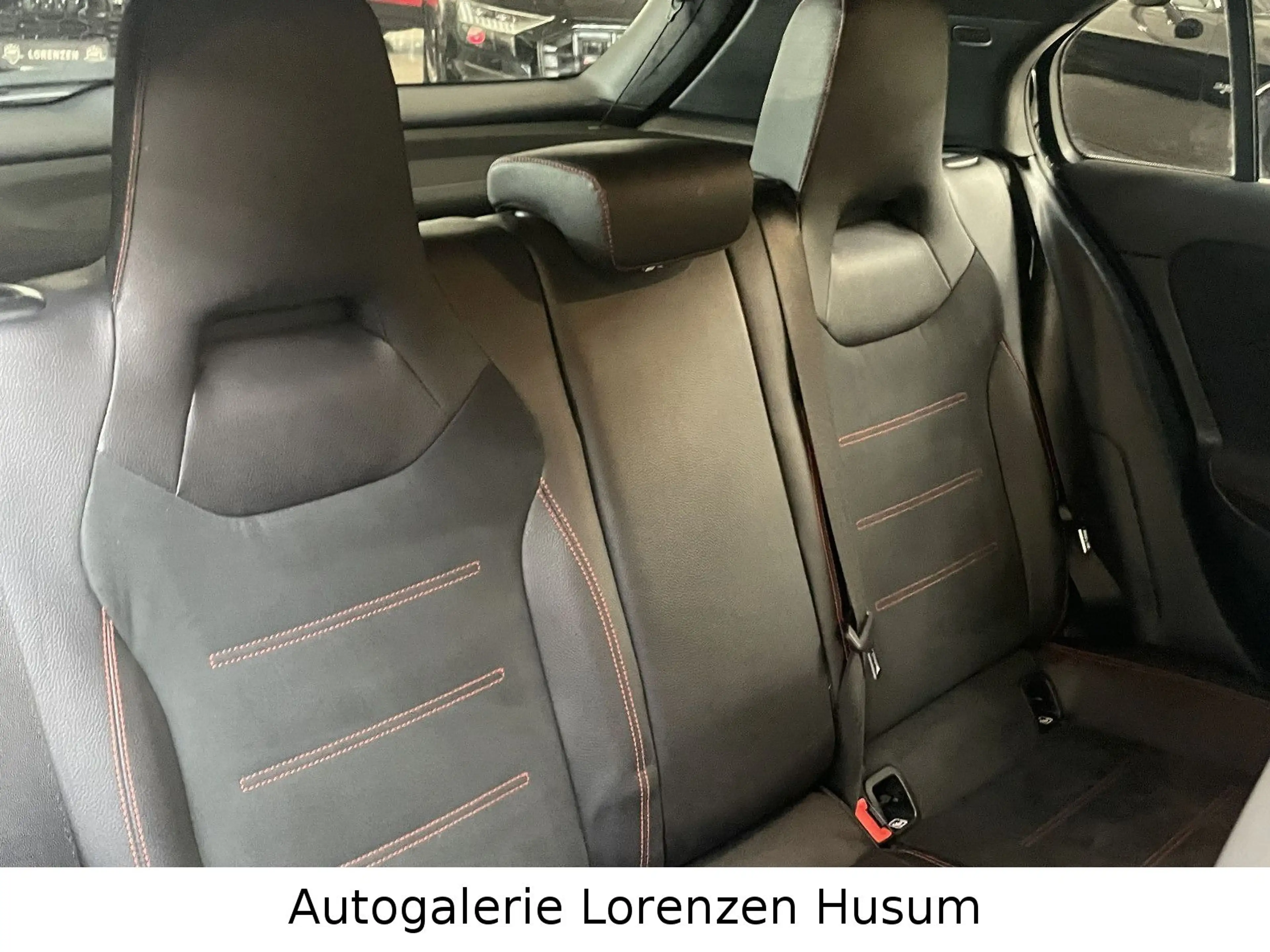 Mercedes-Benz A 200 AMG 2.Hand Leder Automatik 19 Zoll M Bux — photo 14