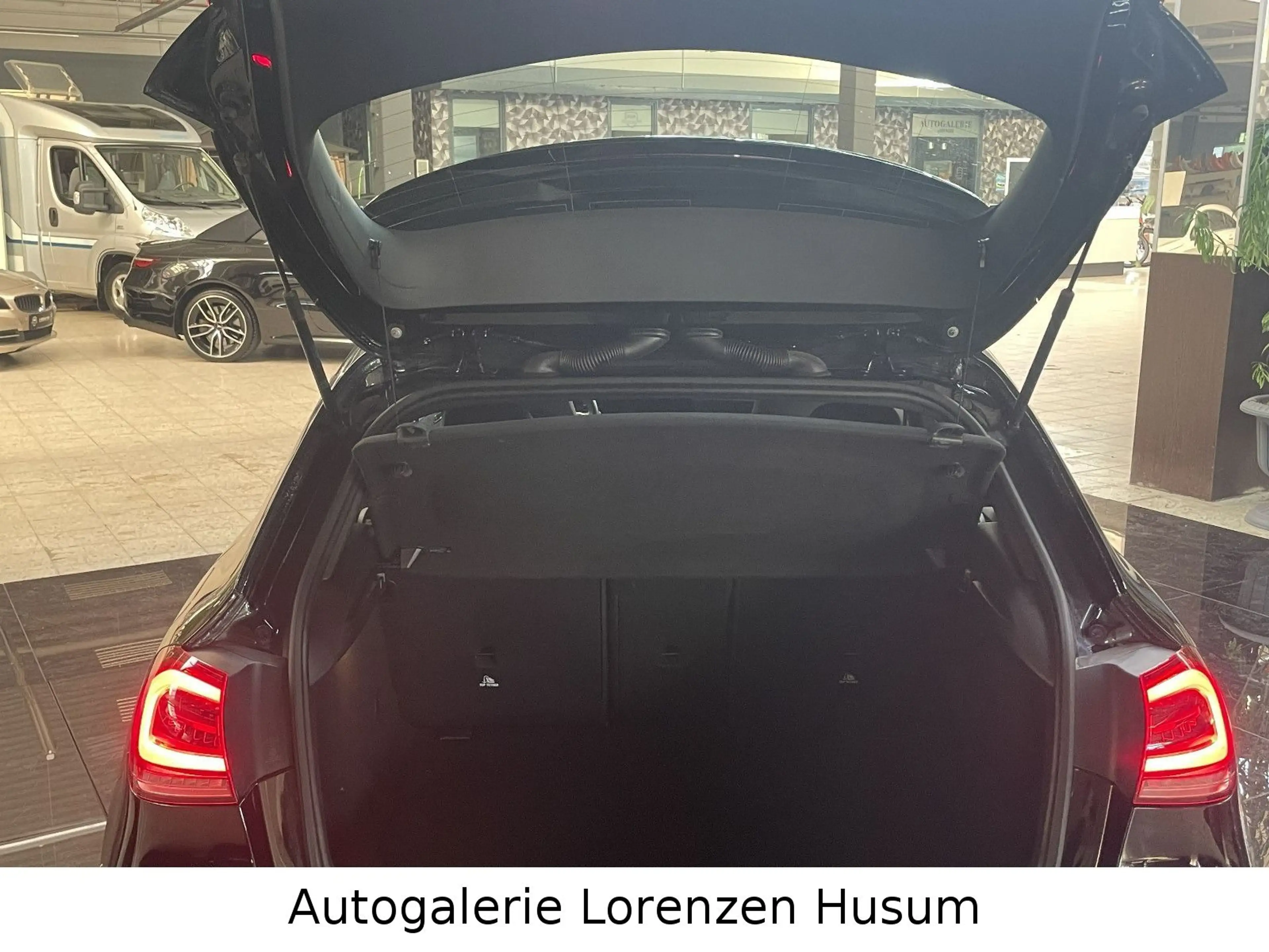 Mercedes-Benz A 200 AMG 2.Hand Leder Automatik 19 Zoll M Bux — photo 8