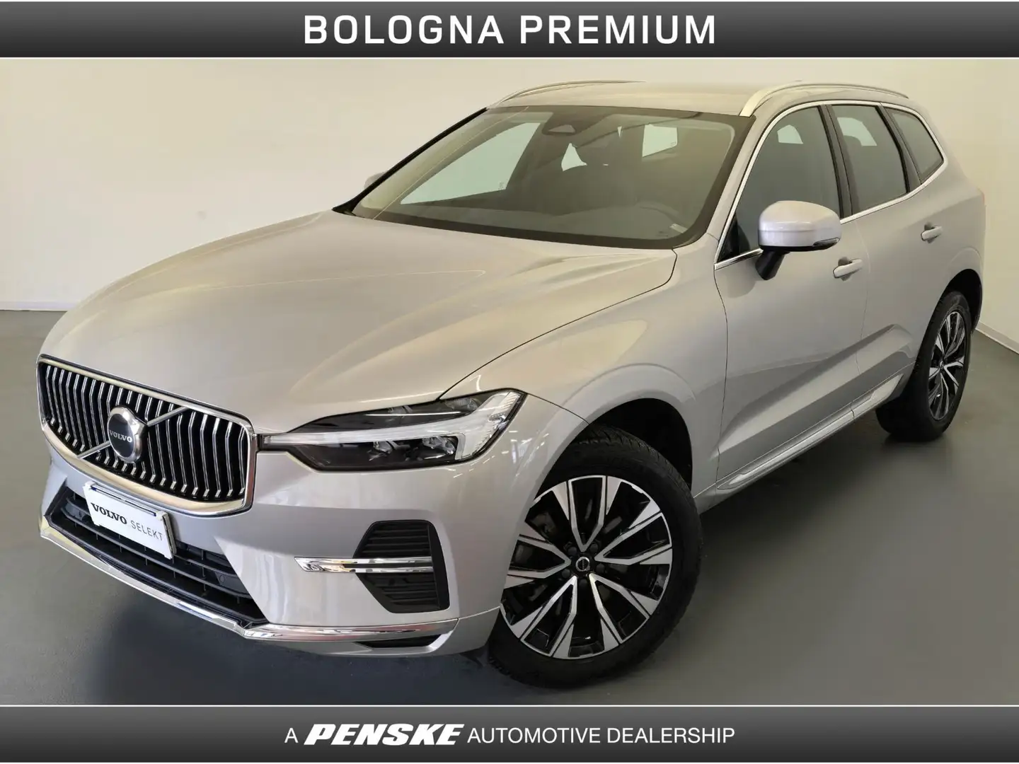 Volvo XC60 B4 (d) automatico Plus Bright Grigio - 1