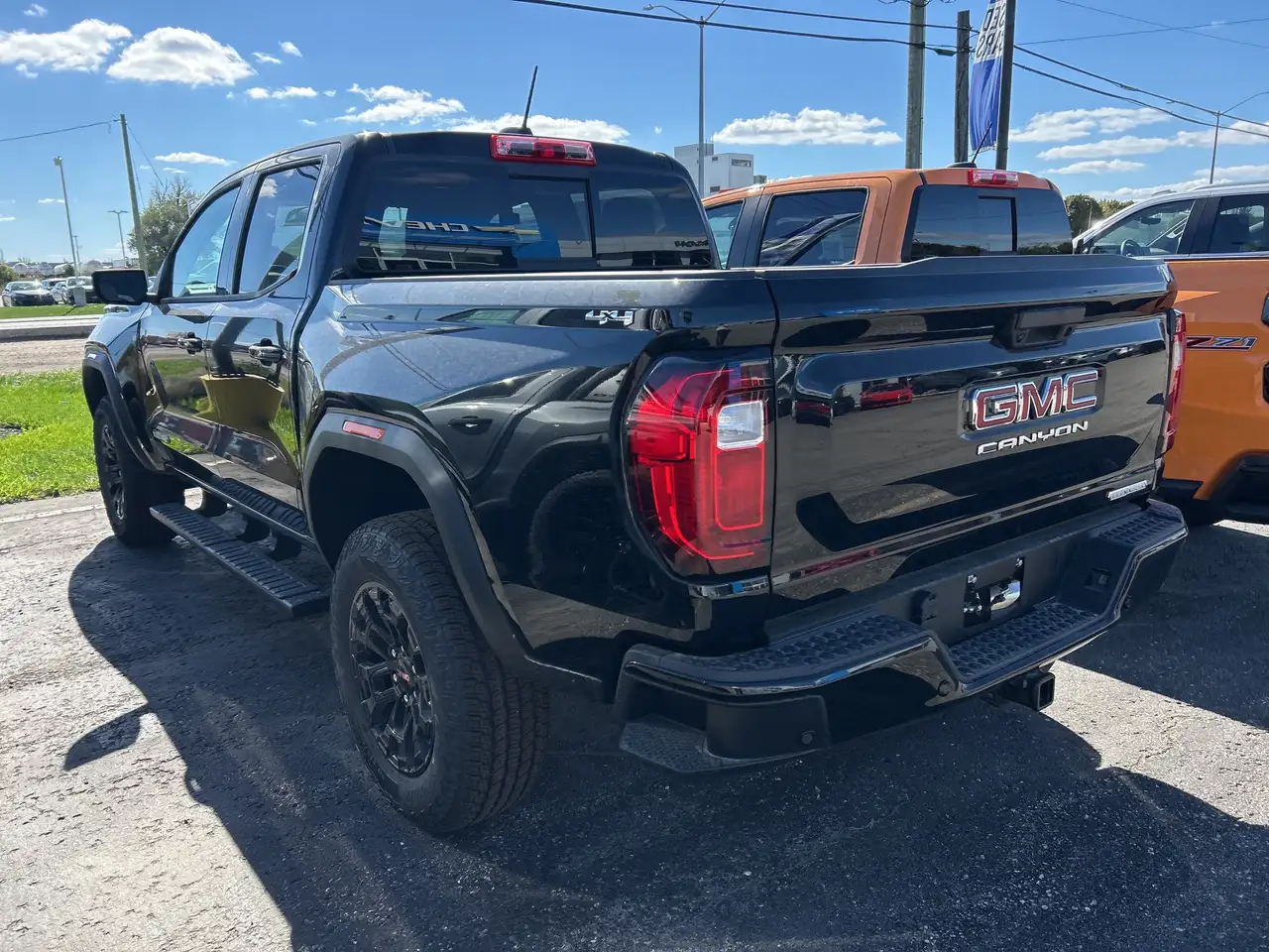 GMC Canyon снимка GMC Canyon