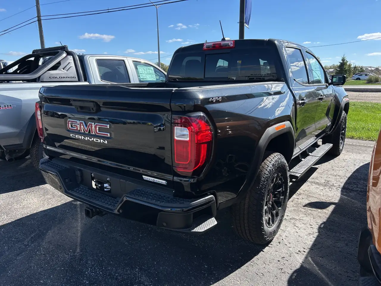 GMC Canyon снимка GMC Canyon