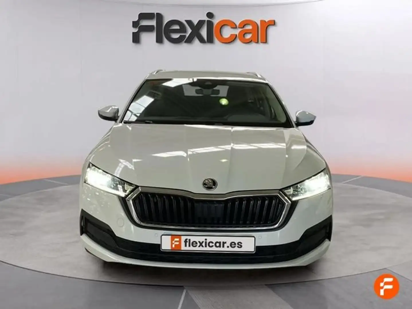 Skoda Octavia 1.5+TSI+110kW+%28150+CV%29+Manual+Ambition Blanco - 2