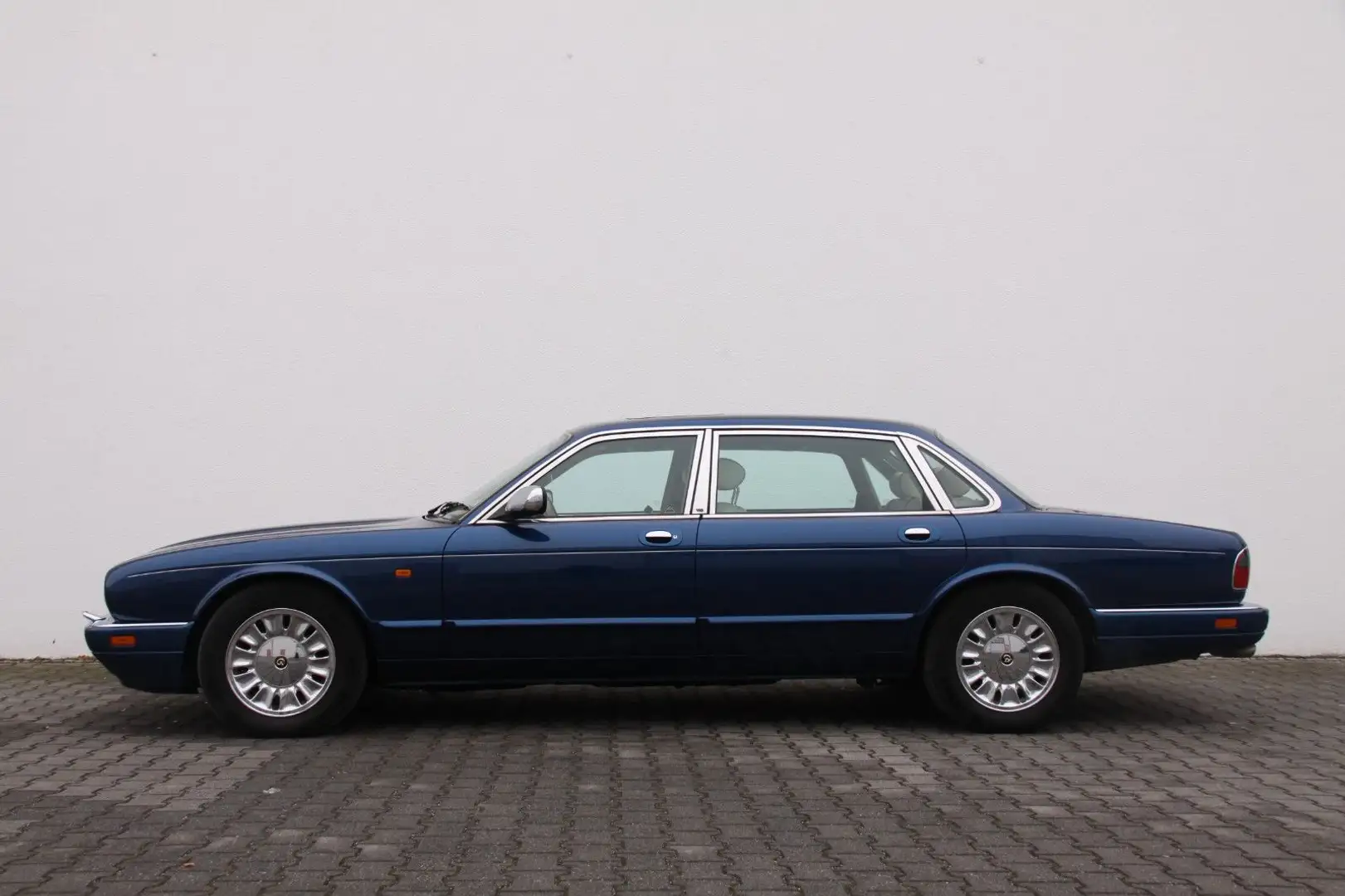 Jaguar Daimler Double Six 2 Jahre Garantie Blau - 2