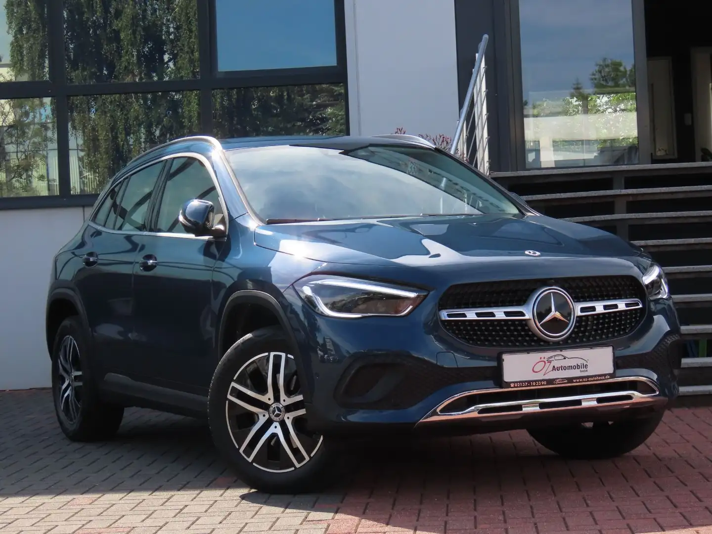 Mercedes-Benz GLA 200 d Autom. Leder Ambiente ACC Kék - 1